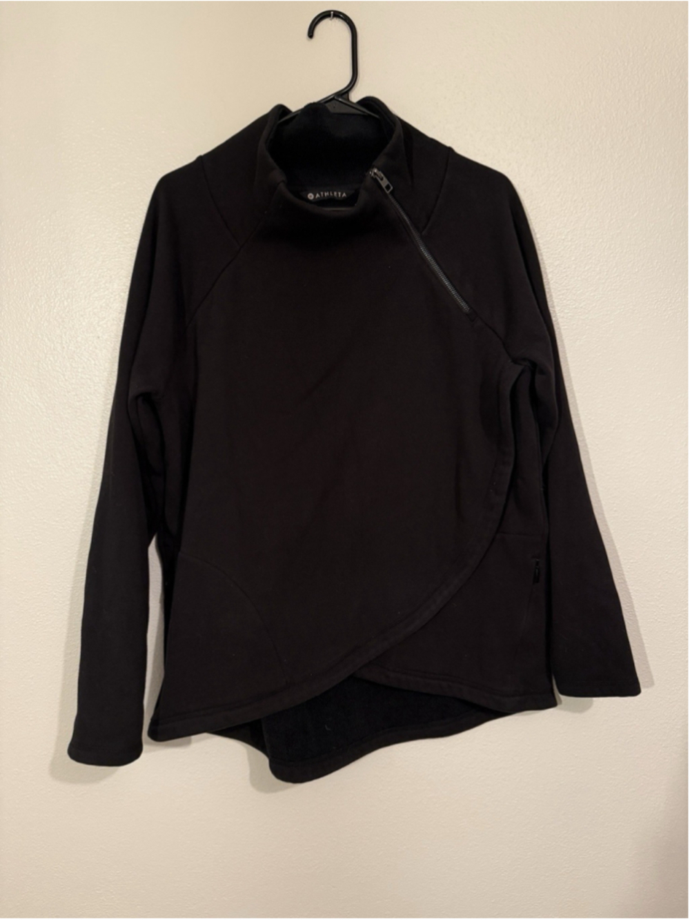 Athleta Cozy Karma Asym Pullover Sweatshirt Women's Size Large Black Gorpcore